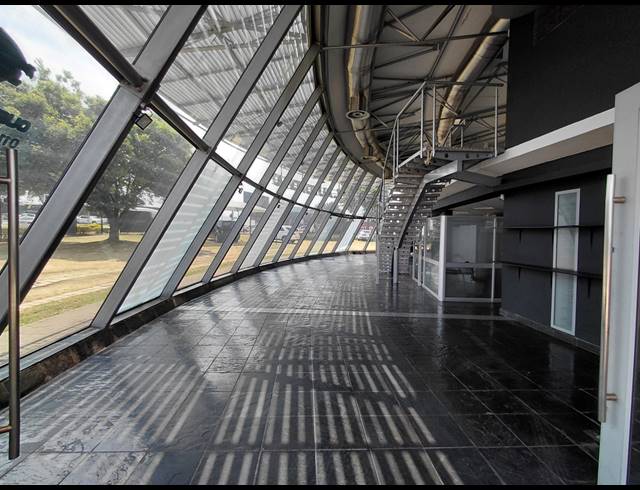 17,700M² SHOWROOM FOR SALE IN RANDJESPARK